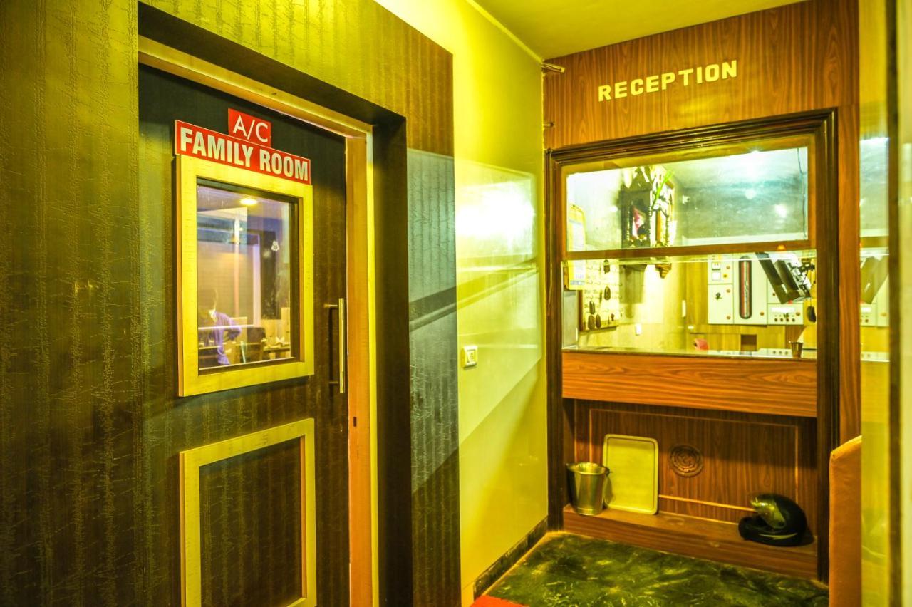 S S Residency Hotel Padubidri Luaran gambar
