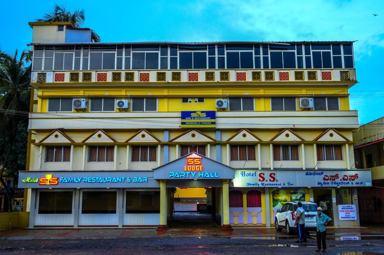 S S Residency Hotel Padubidri Luaran gambar