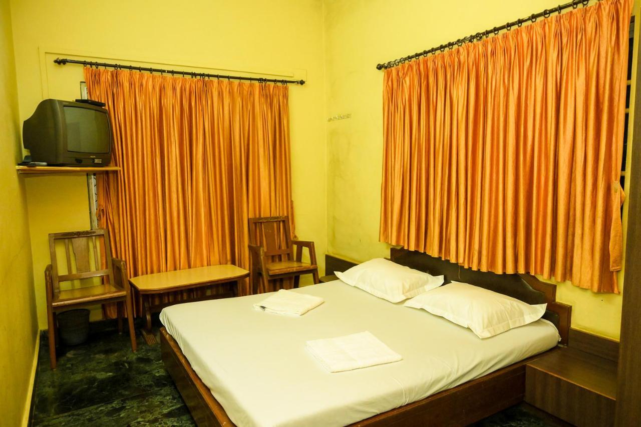 S S Residency Hotel Padubidri Luaran gambar